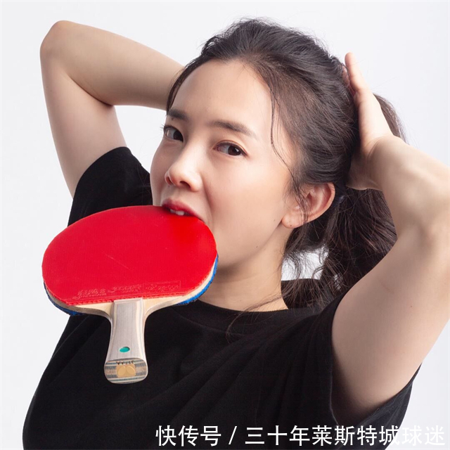 东哥|韩国美女师姐妹追星樊振东!华裔美女眼里放光,抢着找小胖配混双