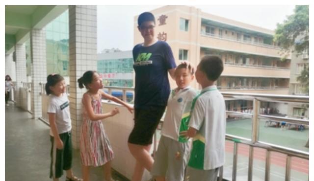 高峰期|男孩身体出现这一变化,说明身高进入猛涨阶段,掌握好还能再长高