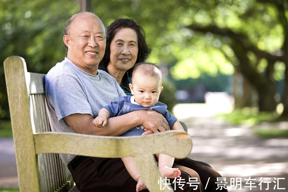 姥姥|为什么姥姥成为带娃主力军,奶奶带娃越来越少?2点原因很现实