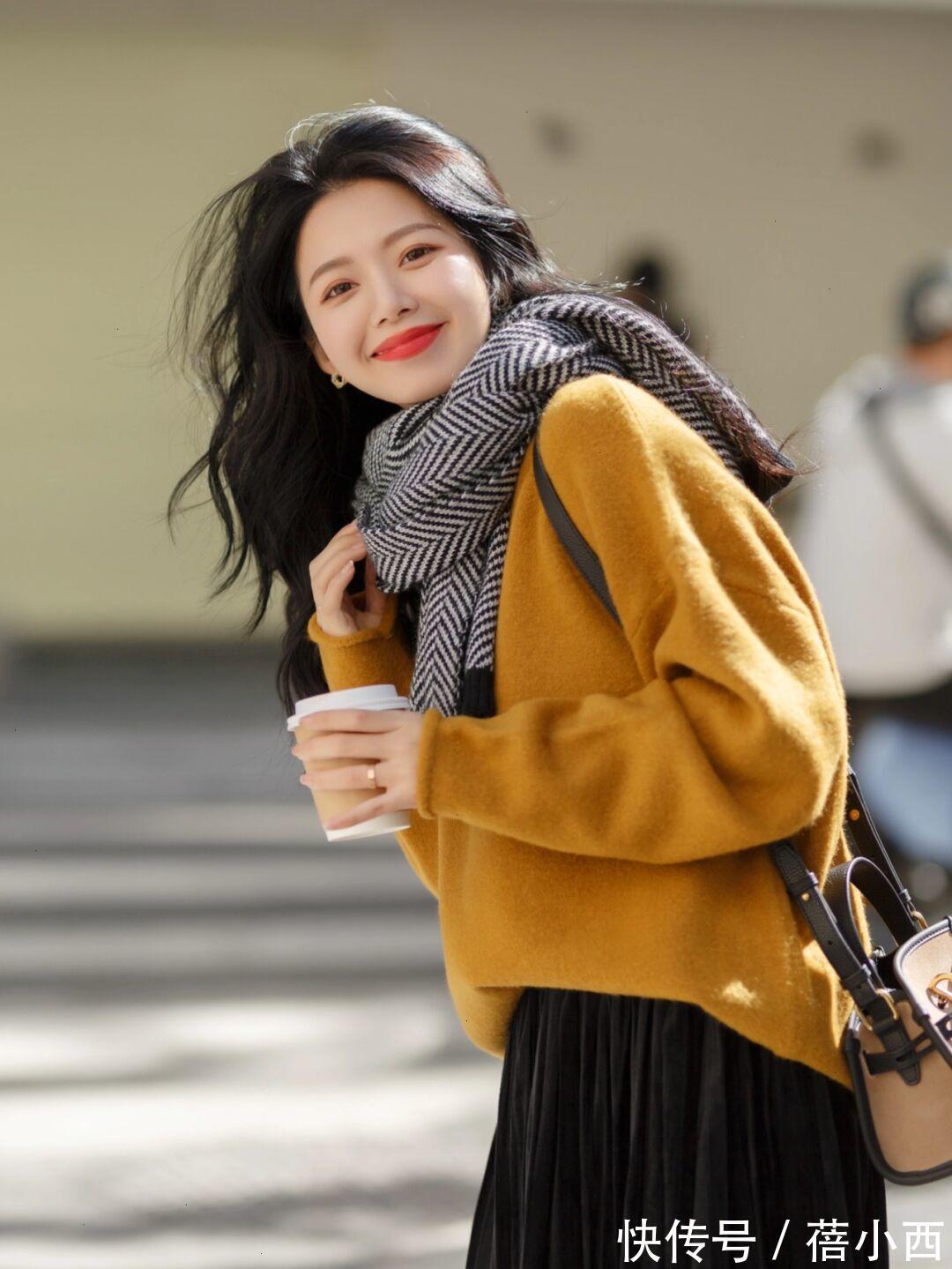 时髦精 冬季“毛衣”穿搭又卷土重来,想成为时髦精就这么穿,体面又时尚