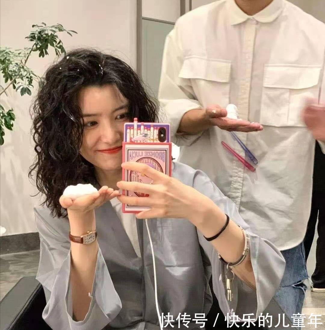 打理|烫头发每天早上怎么打理?学会湿发、干发和半干造型,简单又实用