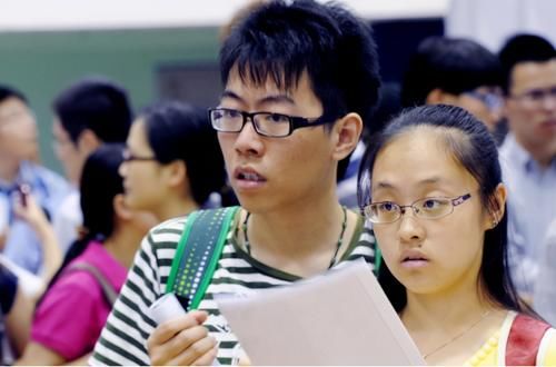 同学|大学生颜值再高，辅导员“看不上”，在大学里面也“不吃香”