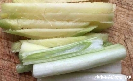 猪骨|猪肉的这个部位要常买,十几元一斤,钙含量极高,老人小孩要常吃