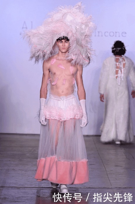 100块把土鳖宅男变鲜肉超模,英国俩沙雕小哥把时尚圈玩坏了