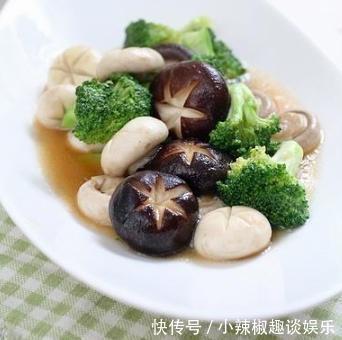 不想成为儿女的“绊脚石”？每天吃4种家常菜，或可助你远离痴呆