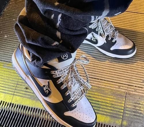 发售价 把RO和芝加哥“抄”成一双鞋的行业里,Drake也是消费者