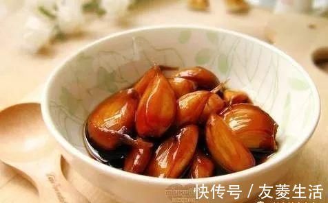 郭老|此物像葱又像蒜,通血管不输三七,却便宜太多!农村遍地都是!