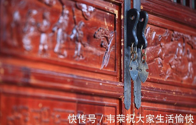 白虎|俗话“一户开两门,人财都难存”是啥意思有没有道理