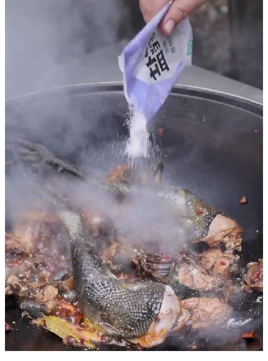 半噸先生回來(lái)了！多個(gè)作品恢復(fù)，錄制模式改變，“鹽王爺”消失