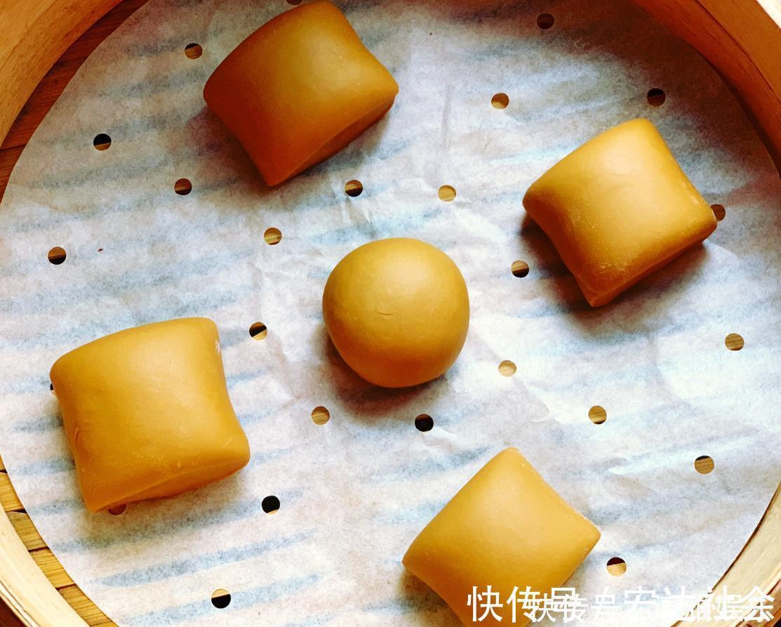 在家蒸馒头，面粉里多加点这东西，松软香甜，好吃又健康