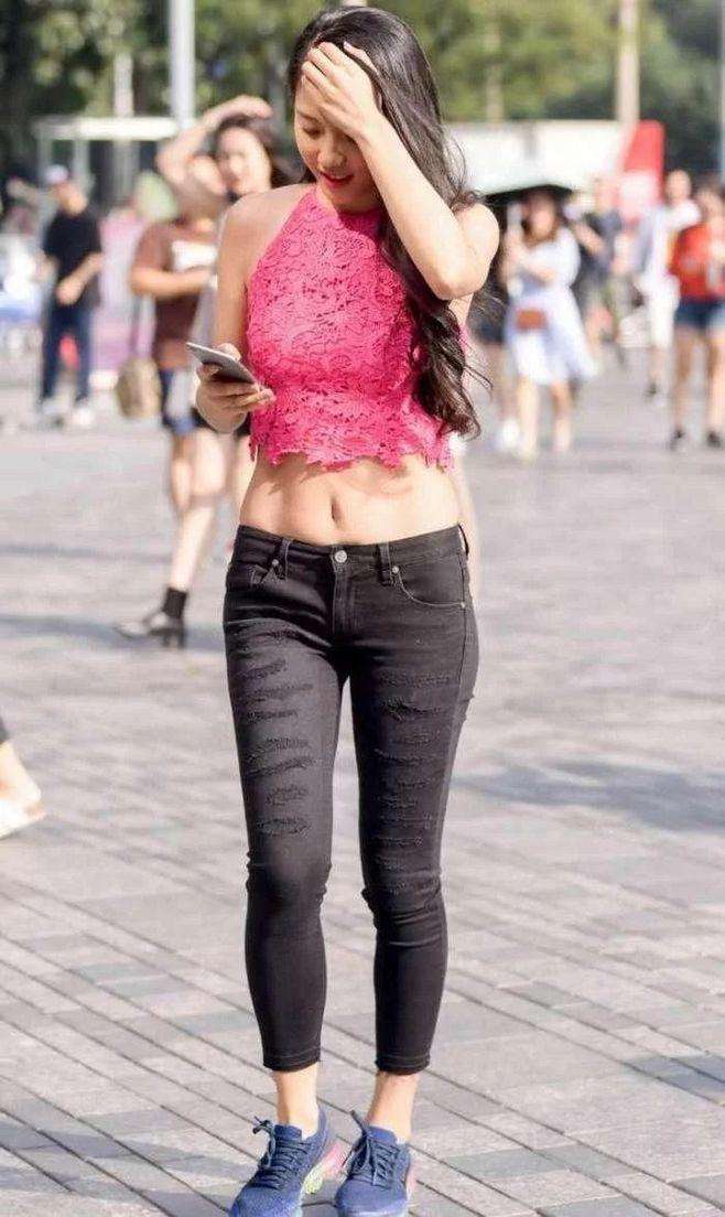 九分裤 紧身裤穿起来好享受,会更加的喜欢,背影都洋气,太“妖娆”