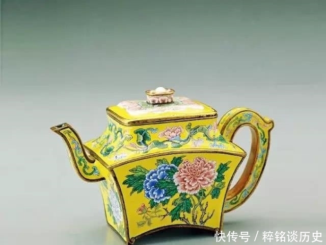 虽然名字上带“瓷”,工艺用的是珐琅彩,但它还真不是瓷器