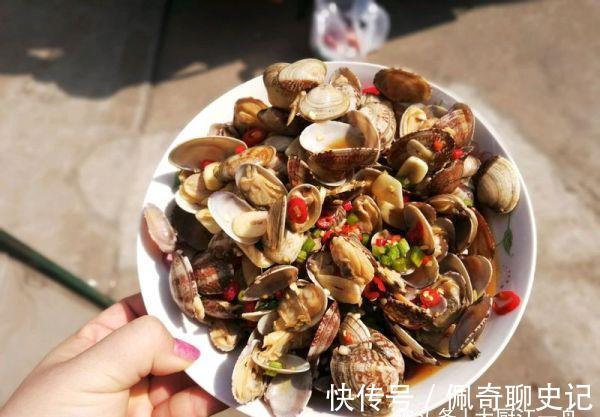 搅拌均匀|夏日必备的6道凉菜,荤素搭配,成本不超8元钱,清凉又解暑