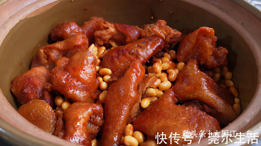 小窍门|炖猪蹄时，牢记“3不放”的小窍门，猪蹄Q弹软烂，好吃不油腻
