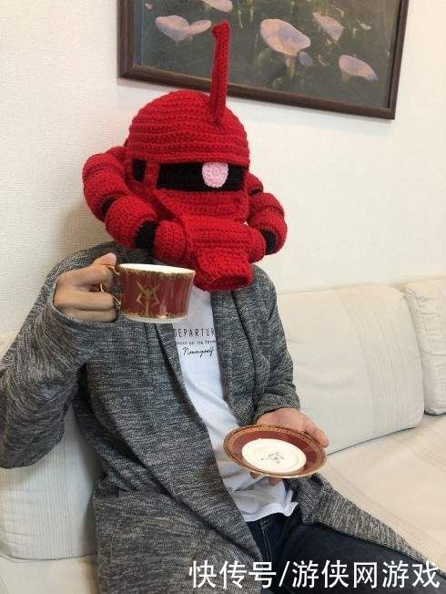  毛线帽|红色有角更保暖！岛国网友制作 夏亚专用扎古毛线帽