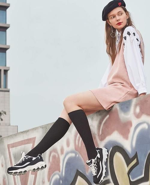 又一运动品牌在中国火了,一年开店1000家,连阿迪也敌不过