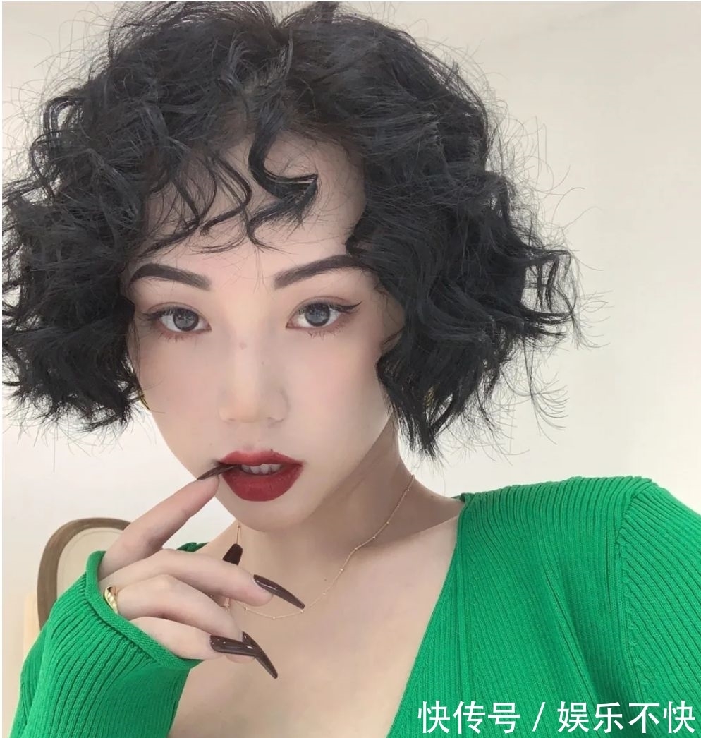 短发 想换发型怎么剪?蓬松短发波波头满头烫,款款都不错