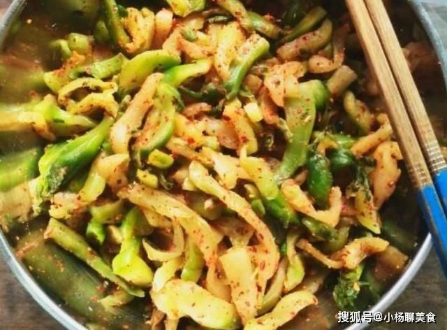 喜欢吃榨菜吗？学会自己做，腌制两天就可以吃，简单又美味