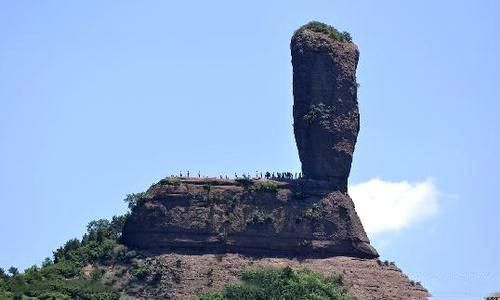  奇山|中国奇山，酷似双塔，它是怎么形成的？