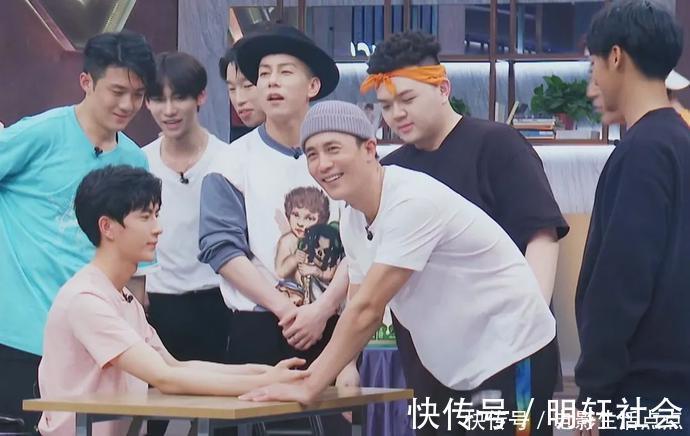 综艺|集合吃瓜、看戏、吐槽为一体,《追光吧!哥哥》越来越好看了