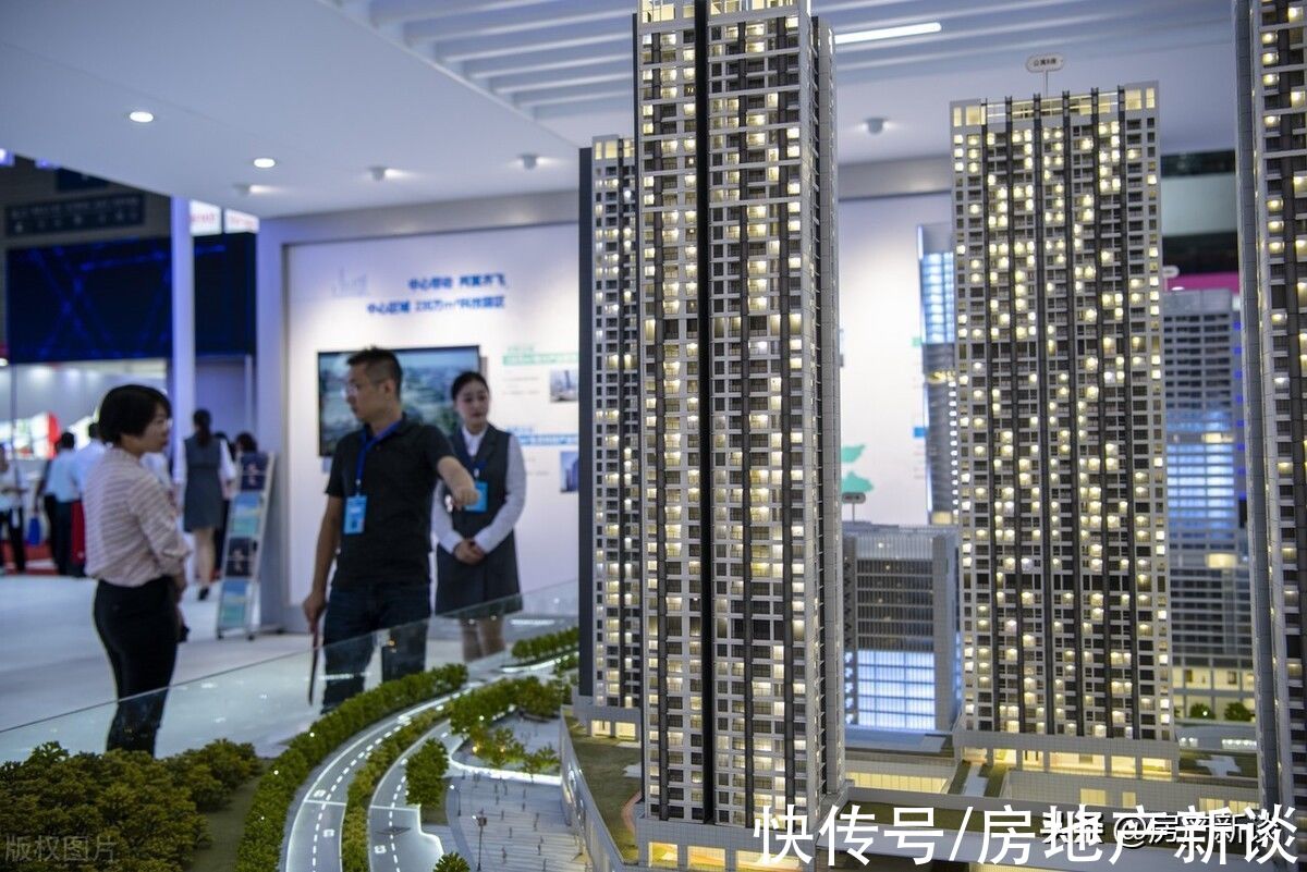 电梯|两梯四户的高层正在慢慢被“抛弃”？建筑学家直言：存在3大硬伤