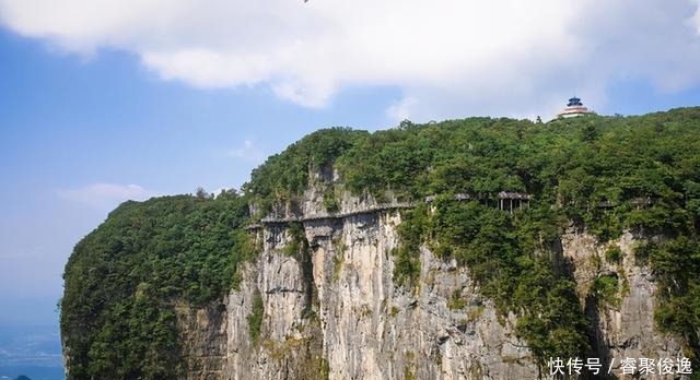 公路|张家界天门山，刚过了九十九道弯，还有笔直的楼梯让人绝望