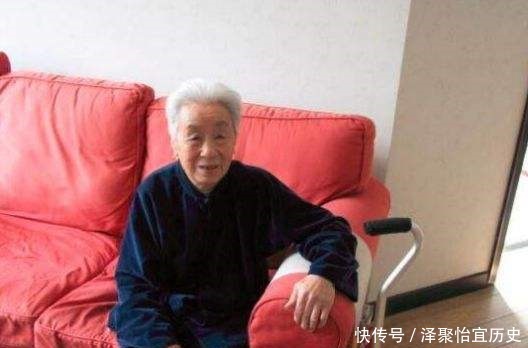 祖传|老太太拿祖传金钗去鉴定,专家看到金钗上的字后,追问令尊是谁