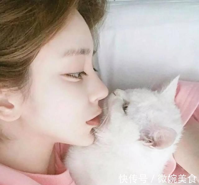 初潮|女儿月经初潮到来,这三件事请妈妈务必告知,关乎他们的身体健康