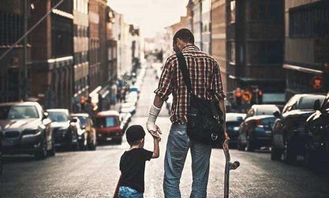 平稳|孩子四个重要的敏感期,家长不能错过,帮助孩子平稳度过