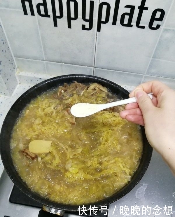 酸菜|大爷卖这“懒人菜”,5元一斤,每天200斤不够卖,明星也爱吃