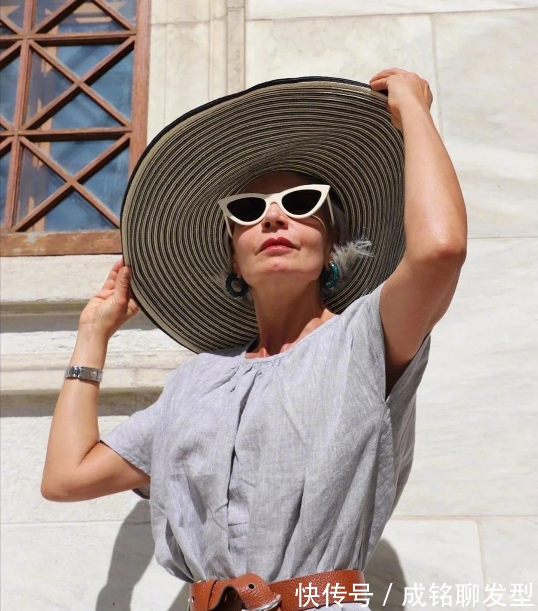 年纪|爱美与年龄无关,年过半百的奶奶轻松玩转时尚,一把年纪一样很潮