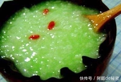 女性可每天早上喝一碗，排出宿便，脂肪不见了，皮肤也更细腻
