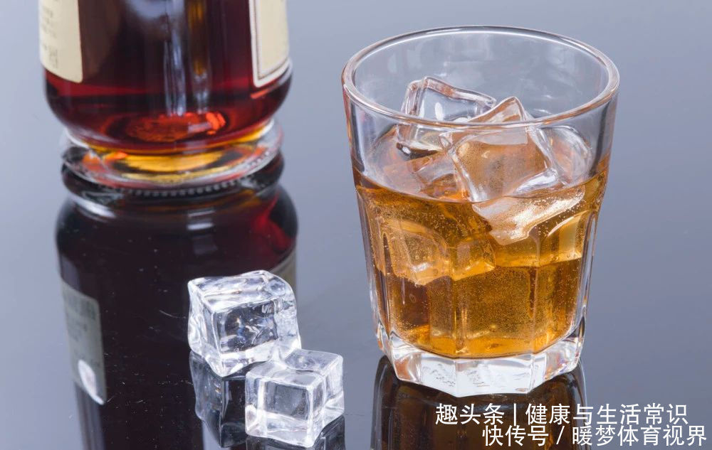 症状|喝酒的人注意:出现这3个症状,马上戒酒!你的身体已经负重前行