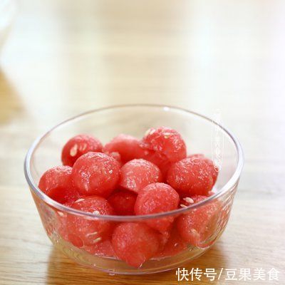 西米|#一勺葱伴侣，成就招牌美味#?珍珠丸子西米露?