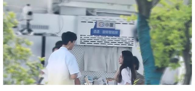 cp感|龚俊周也傲娇互怼，眼神偷瞄气氛甜美，中餐厅5变“浪漫满屋”