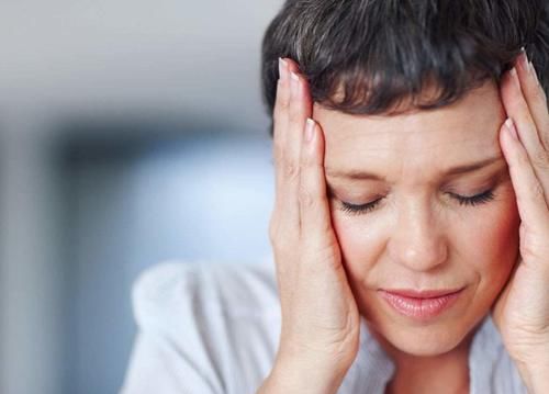 女性|女性过了55岁还没绝经，说明身体年轻？导致绝经推迟的因素是啥？