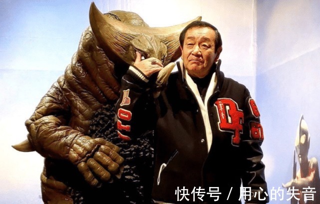 泽塔|奥特曼高峰圭二参观特摄展,再次和艾斯同框变身,泽塔被恶搞!