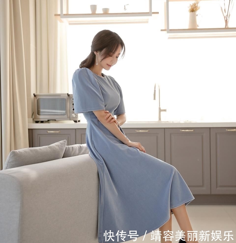 孙允珠——黑色雨荷层叠嫣红系带连衣裙写真