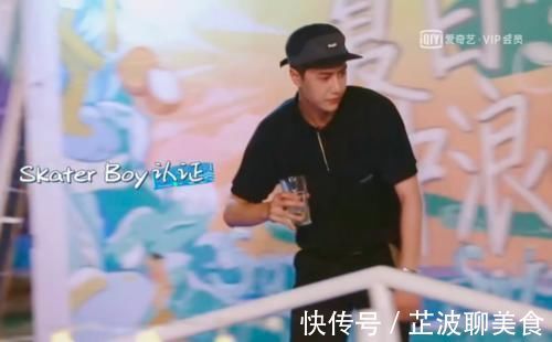 王一博黄轩深夜谈心,有谁注意到王一博说了啥意外暴露生活状态