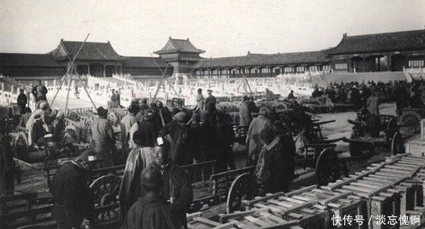 1933年故宫国宝南迁老照片，光打包就花了半年！