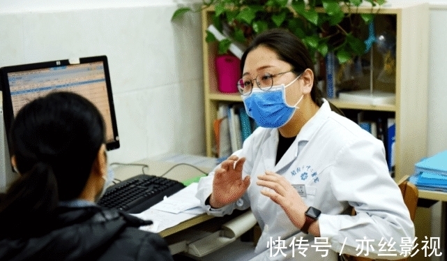 胃黏膜|26岁女子每天1鸡蛋,确诊胃癌,医生:你以为的养生,可能是在胃上“钻孔”