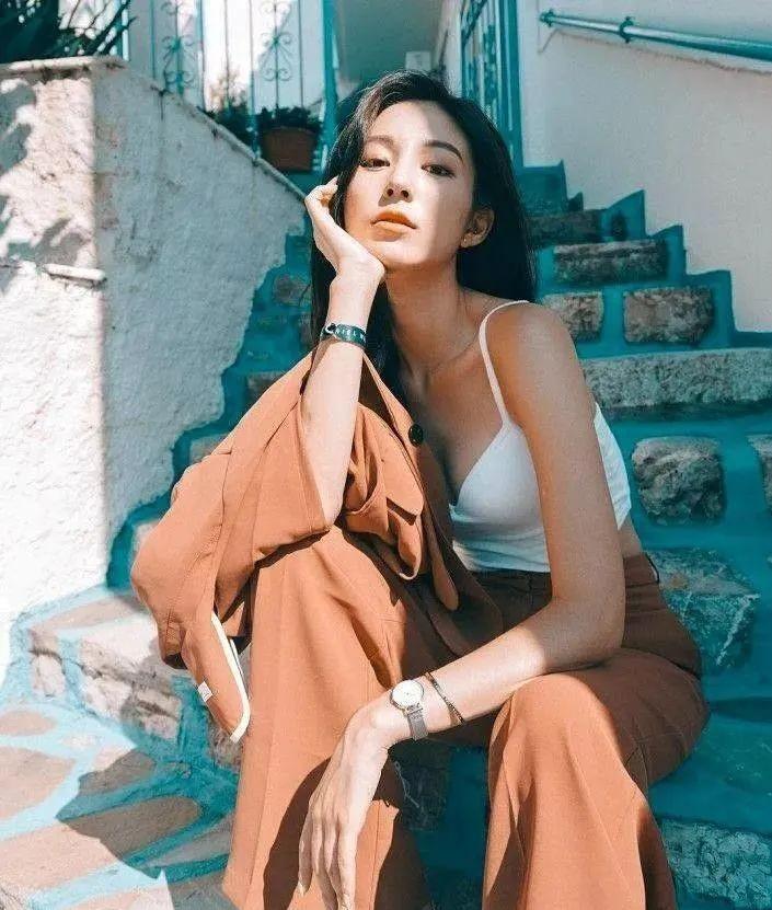 配饰 女人带手表应该戴“左手”还是“右手”?看完就懂了,戴错很尴尬