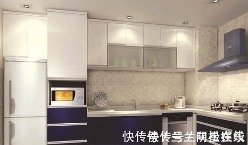 定制|安装橱柜记得在底部留空一格,过来人都懂,懊悔做错了