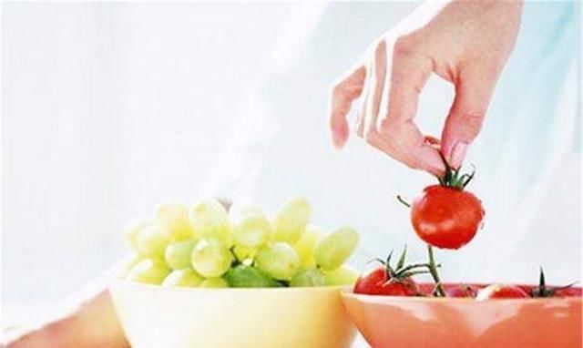 发育|怀孕才两个月就显怀,说明胎儿“长得快”?这些问题要注意