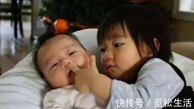 二胎政策|6岁男孩总爱偷穿妹妹的裙子,父母带去医院,检查结果让父母落泪