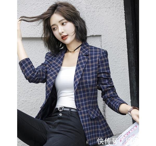 四五十岁女人别跟不上潮流,瞧瞧下面女人怎么穿,一个比一个美