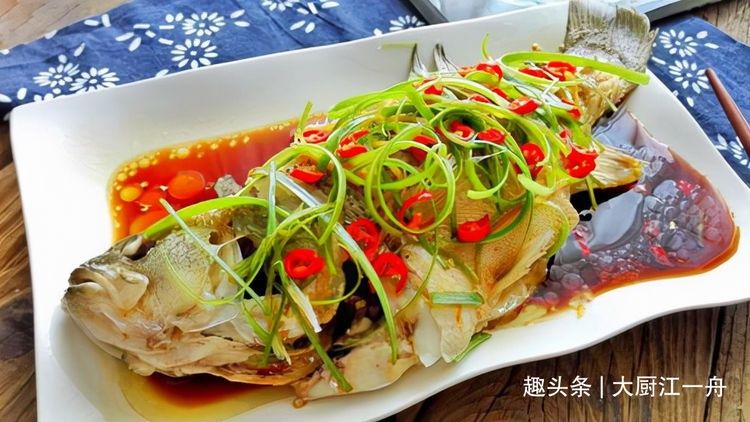 不管做什么鱼,牢记“2不放,加3样”的诀窍,鱼肉鲜嫩解馋无腥味