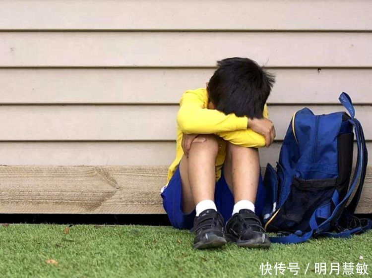 孩子有这三种行为,可能是“讨好型人格”,越长大越自卑
