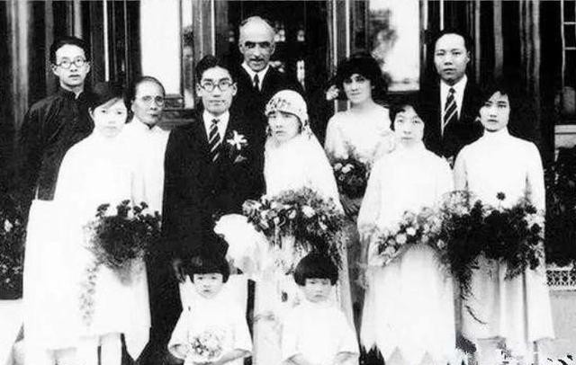  零食|民国才女陆小曼爱吃如命，奇怪要求爱喝人奶，中年牙齿就全部脱落