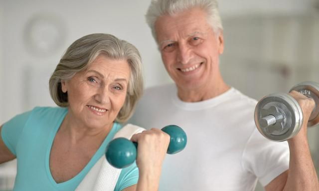 运动方式|50岁以后开始健身并不晚，但要量力而行，7个建议帮你安全健身